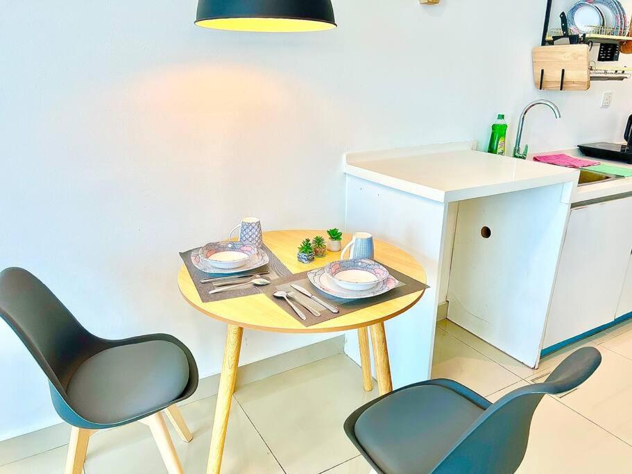 G 1-5Pax Cozy Home Trefoil Setia Alam 100Mps Wifi & Tv Sccc エクステリア 写真